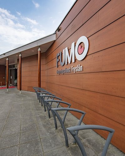 Ingang van het FUMO-kantoor in Grou