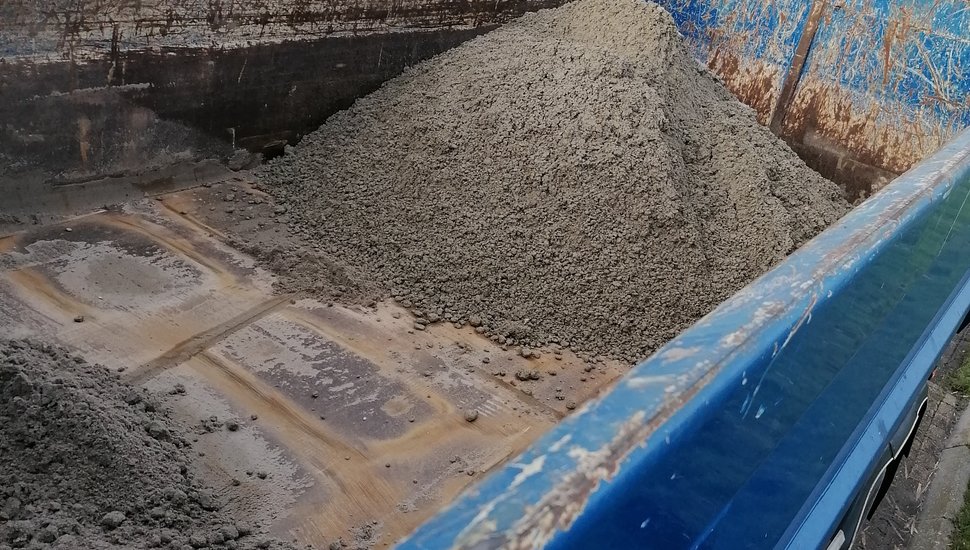 Lading van grondtransport