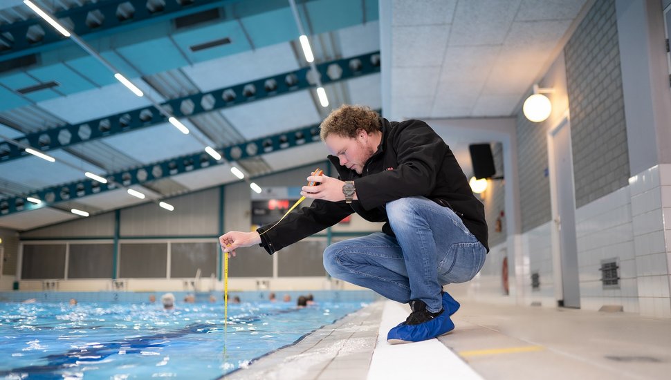 Zwembadcontrole op veiligheid en hygiëne