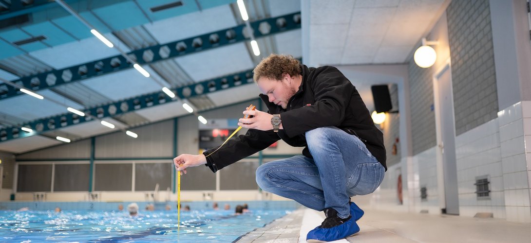 Zwembadcontrole op veiligheid en hygiëne